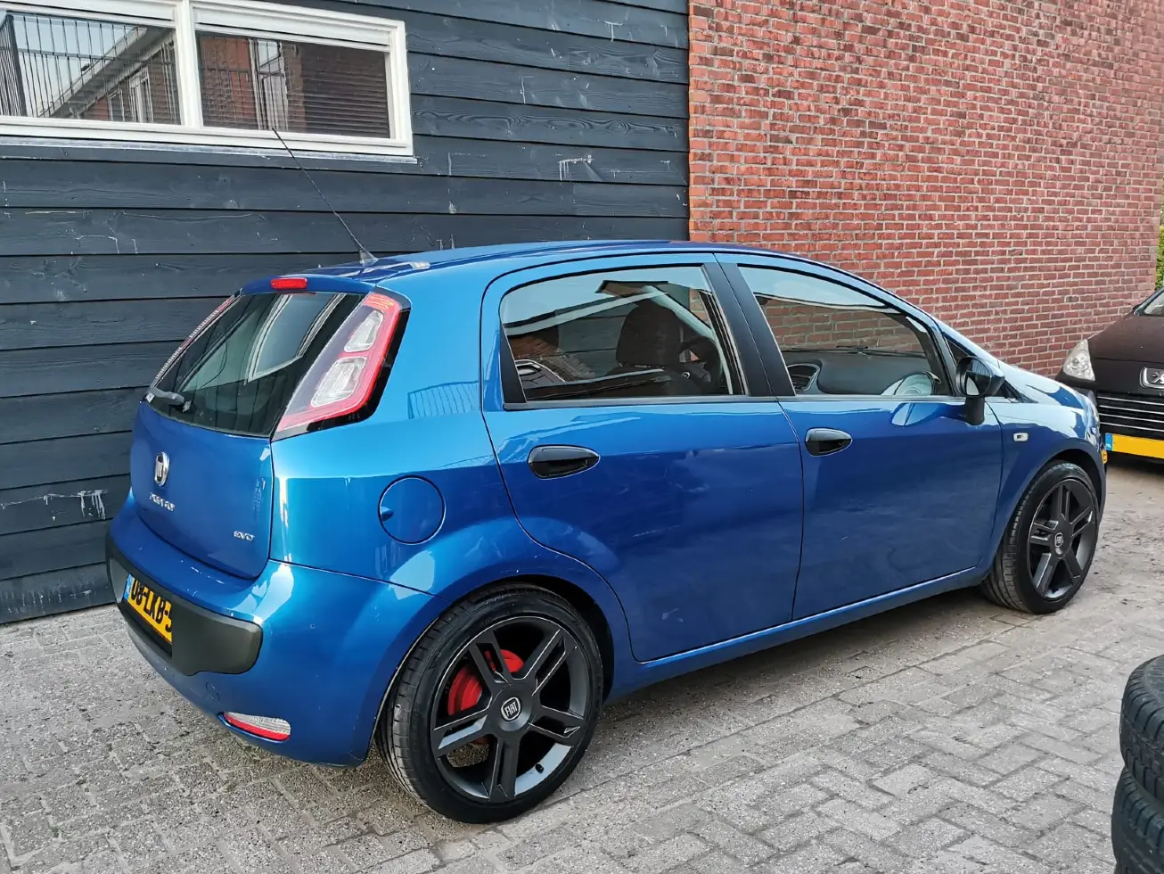 Fiat Punto Evo pictured from the right rear